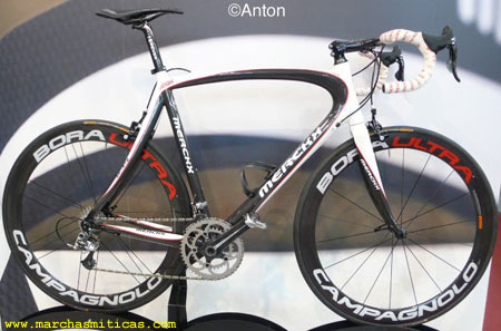 Eddy Merckx Carbon AXM. (c) Anton